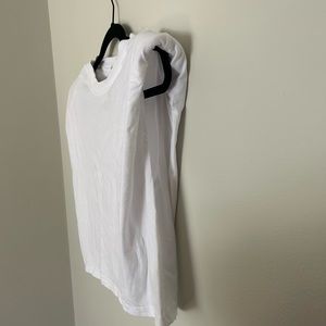 Aritzia Babaton Muscle Tee with Shoulder Pads